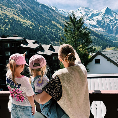 Julie | Kids en Altitude | Famille et montagne 🧡